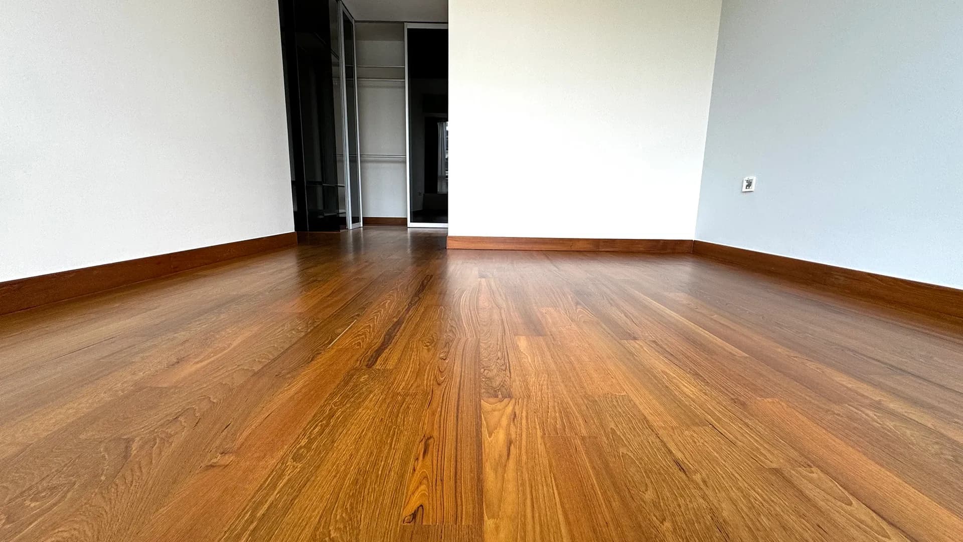 Parquet & Timber Floor Polishing in Singapore